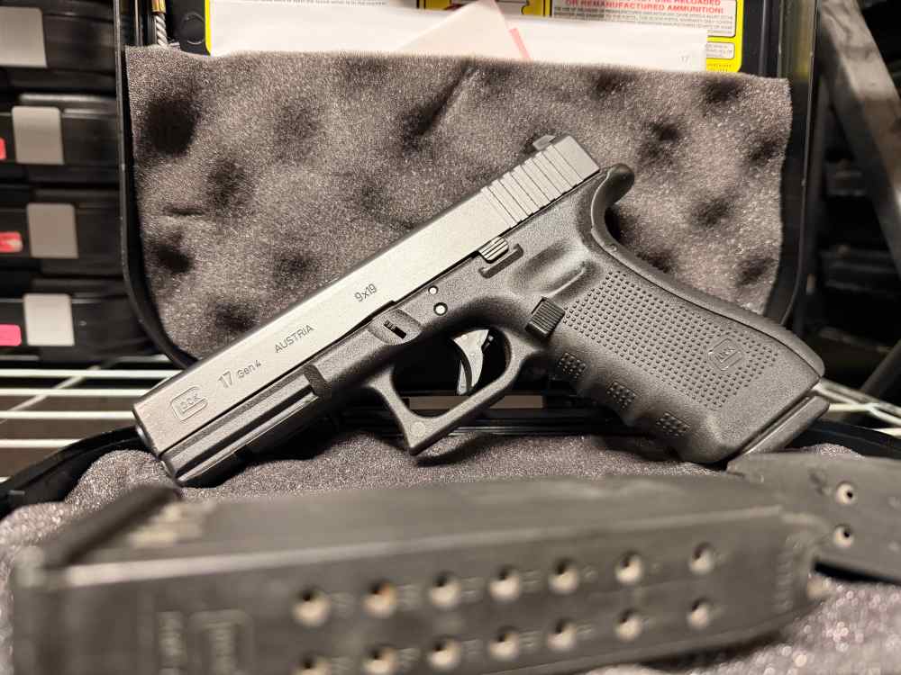 GLOCK G17 GEN4 POLICE TRADE-INS BLACK TENIFER (3) MAGS 4.49" BBL 9MM-img-0