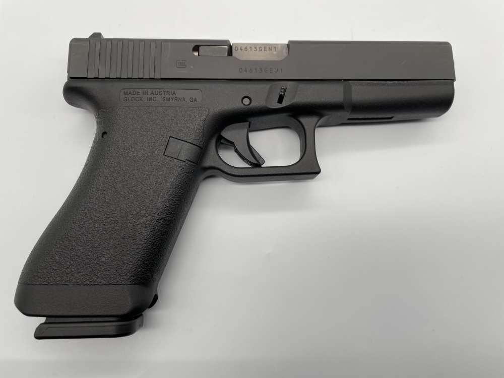 Glock 17 Classic Gen 1, 9MM Semi Auto Pistol, 2 Mags OG Case, Penny Auction-img-1