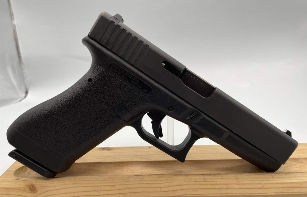 Glock 17 Classic Gen 1, 9MM Semi Auto Pistol, 2 Mags OG Case, Penny Auction-img-3
