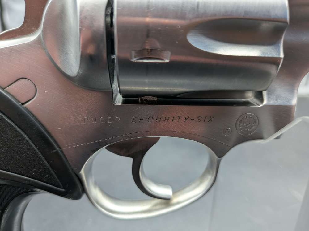 Security is important so get the Ruger Security Six -img-5