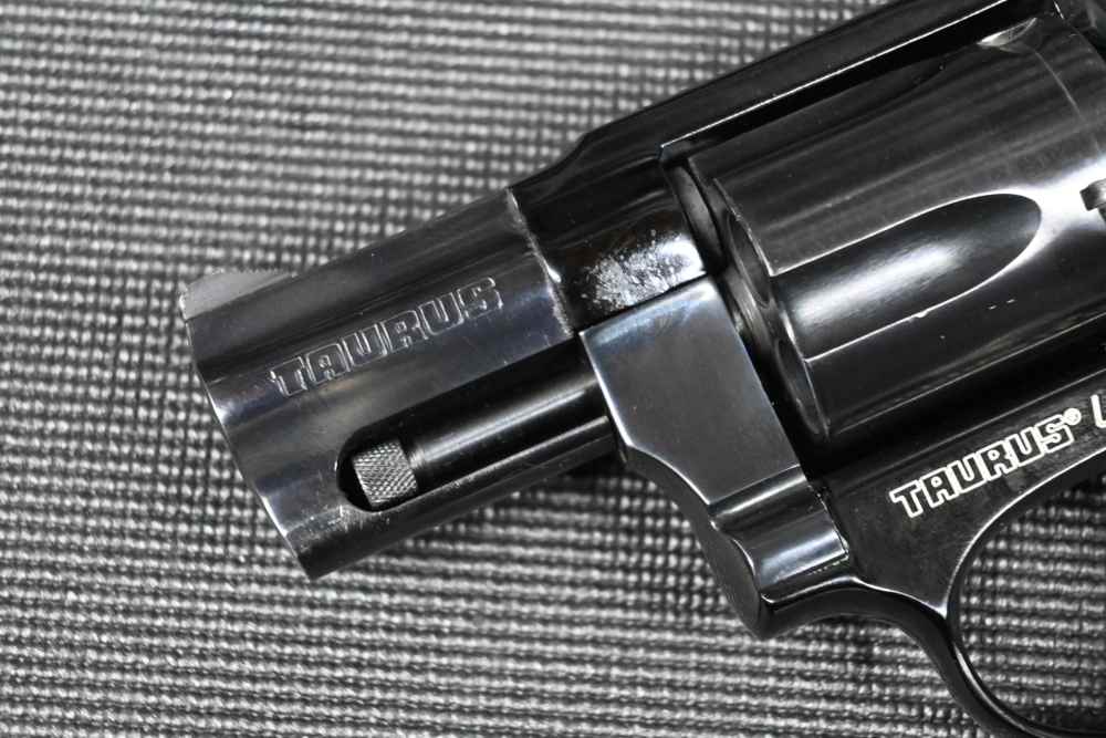 TAURUS 85 ULTRA LITE IN 38 SPL - GREAT CONDITION!-img-9