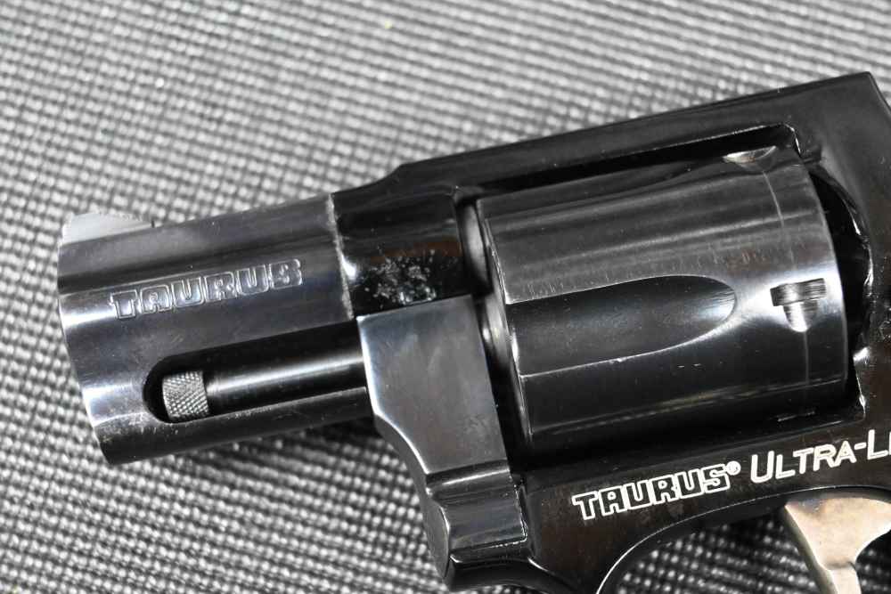 TAURUS 85 ULTRA LITE IN 38 SPL - GREAT CONDITION!-img-10