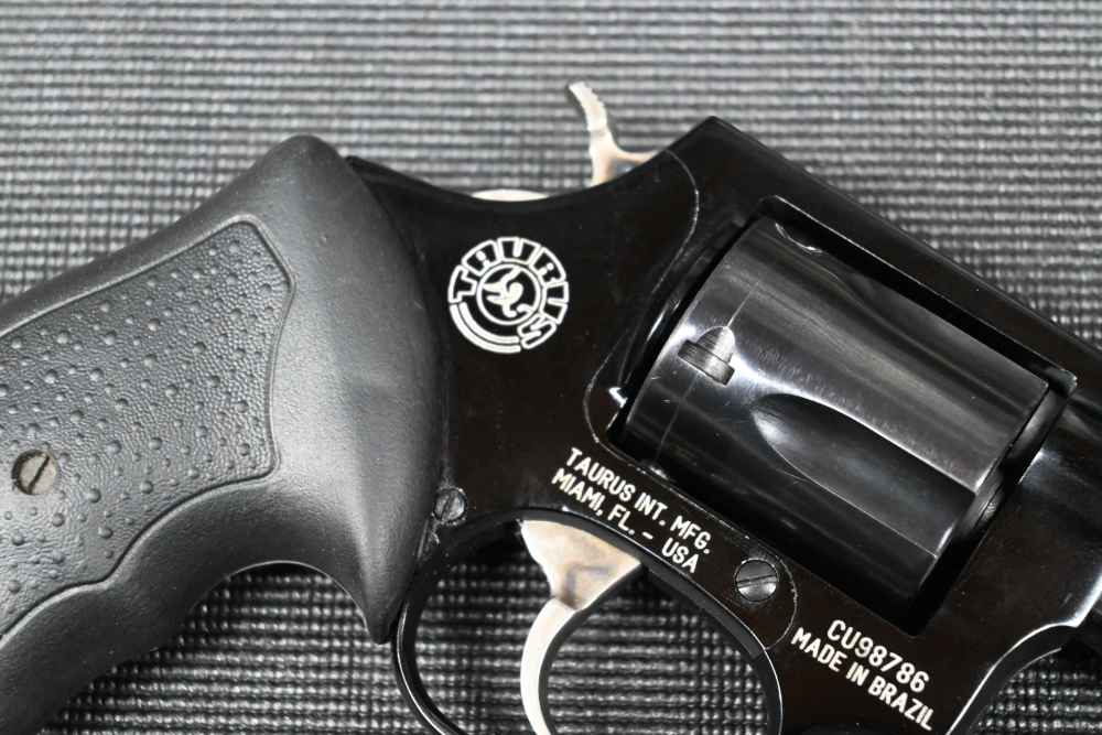 TAURUS 85 ULTRA LITE IN 38 SPL - GREAT CONDITION!-img-3