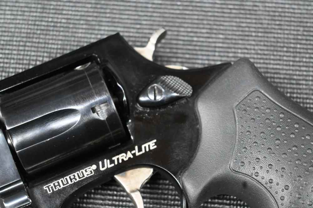 TAURUS 85 ULTRA LITE IN 38 SPL - GREAT CONDITION!-img-7