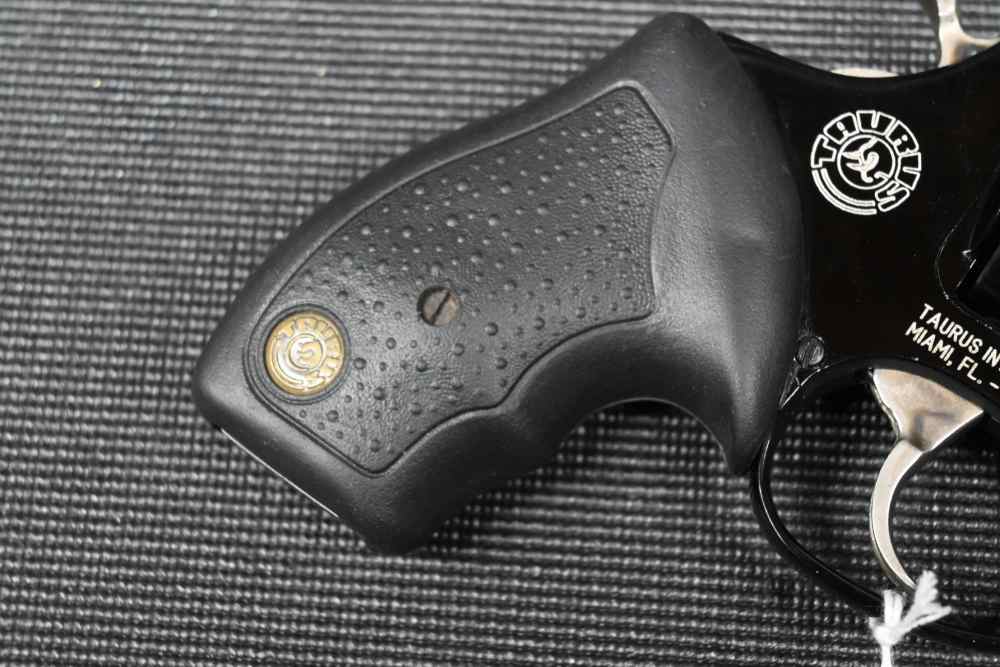 TAURUS 85 ULTRA LITE IN 38 SPL - GREAT CONDITION!-img-2