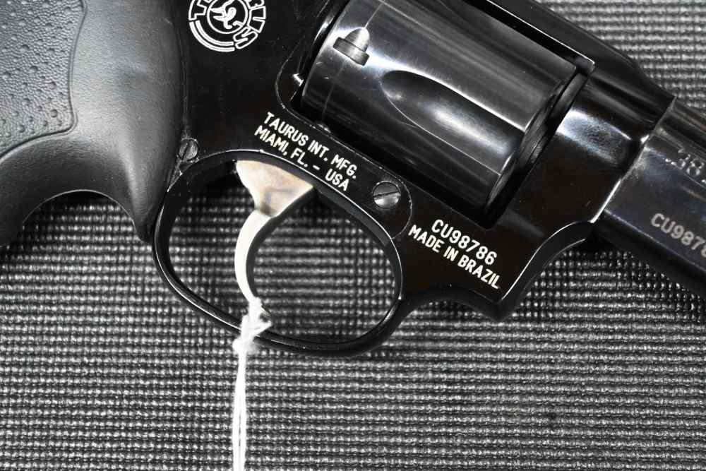 TAURUS 85 ULTRA LITE IN 38 SPL - GREAT CONDITION!-img-4