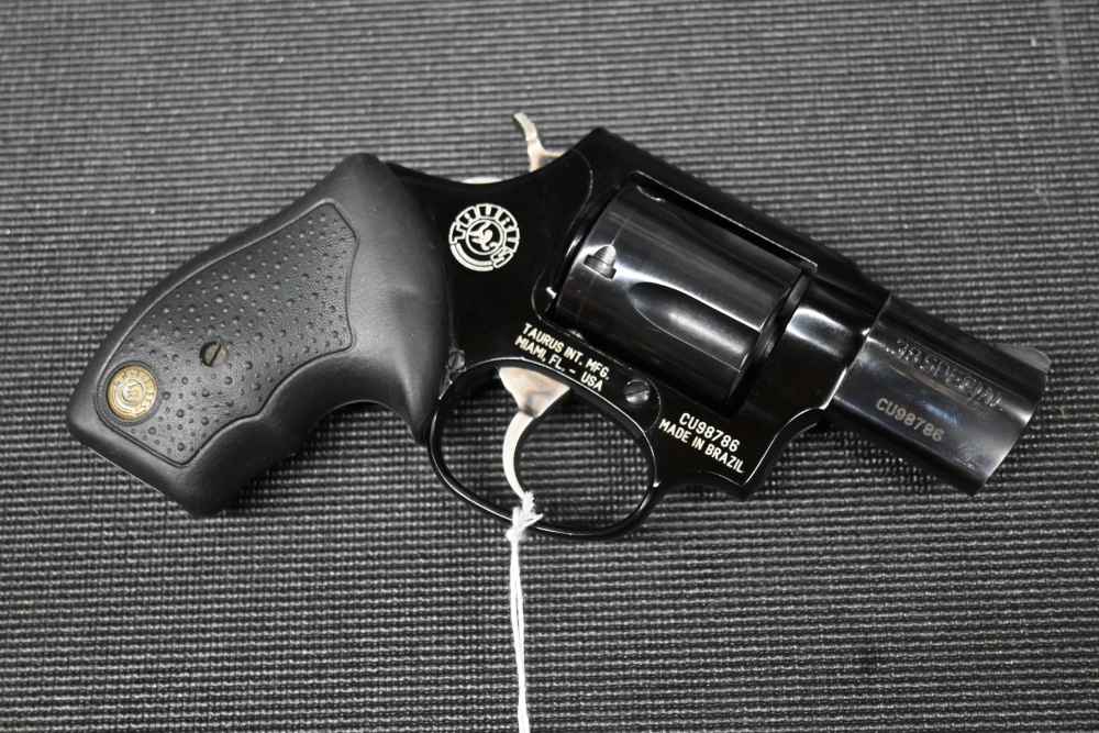 TAURUS 85 ULTRA LITE IN 38 SPL - GREAT CONDITION!-img-1