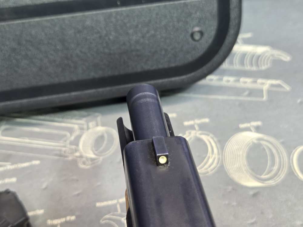 Glock 22 Gen 4 .40 S&W 15 Round Blue Label Semi-Automatic Pistol-img-9