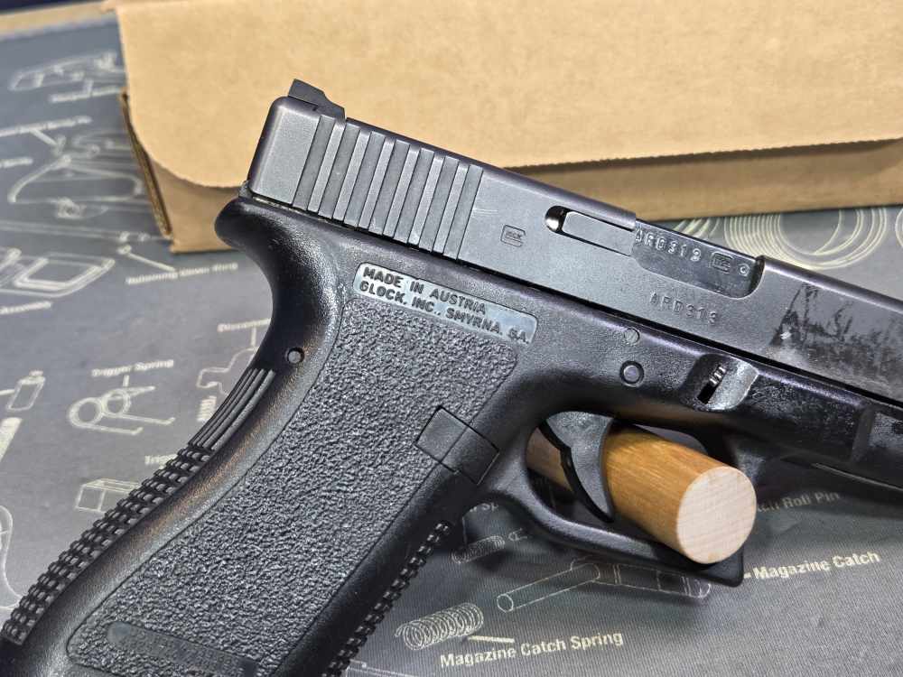Glock 22 Gen 2 LE Surplus Blue Label? Semi-Auto Pistol-img-6