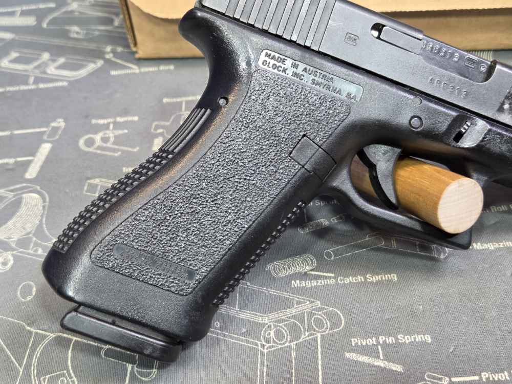 Glock 22 Gen 2 LE Surplus Blue Label? Semi-Auto Pistol-img-5