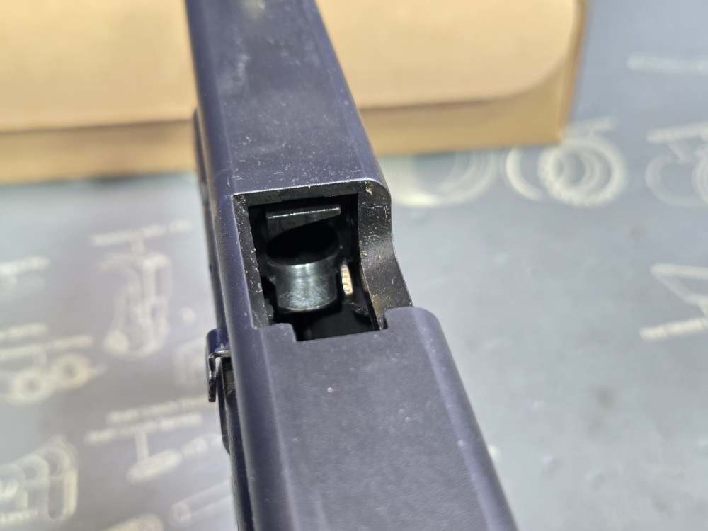 Glock 22 Gen 2 LE Surplus Blue Label? Semi-Auto Pistol-img-12