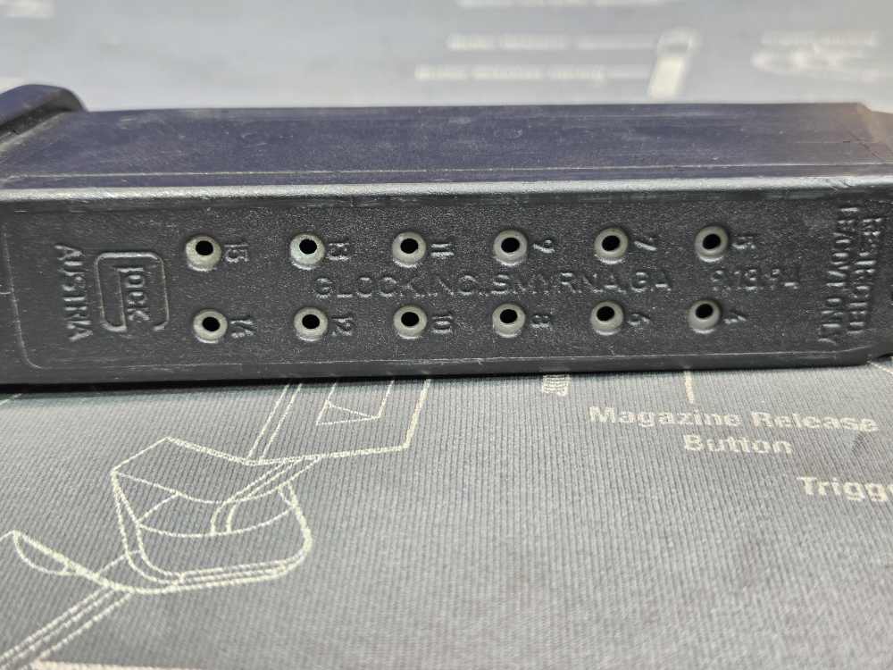 Glock 22 Gen 2 LE Surplus Blue Label? Semi-Auto Pistol-img-13