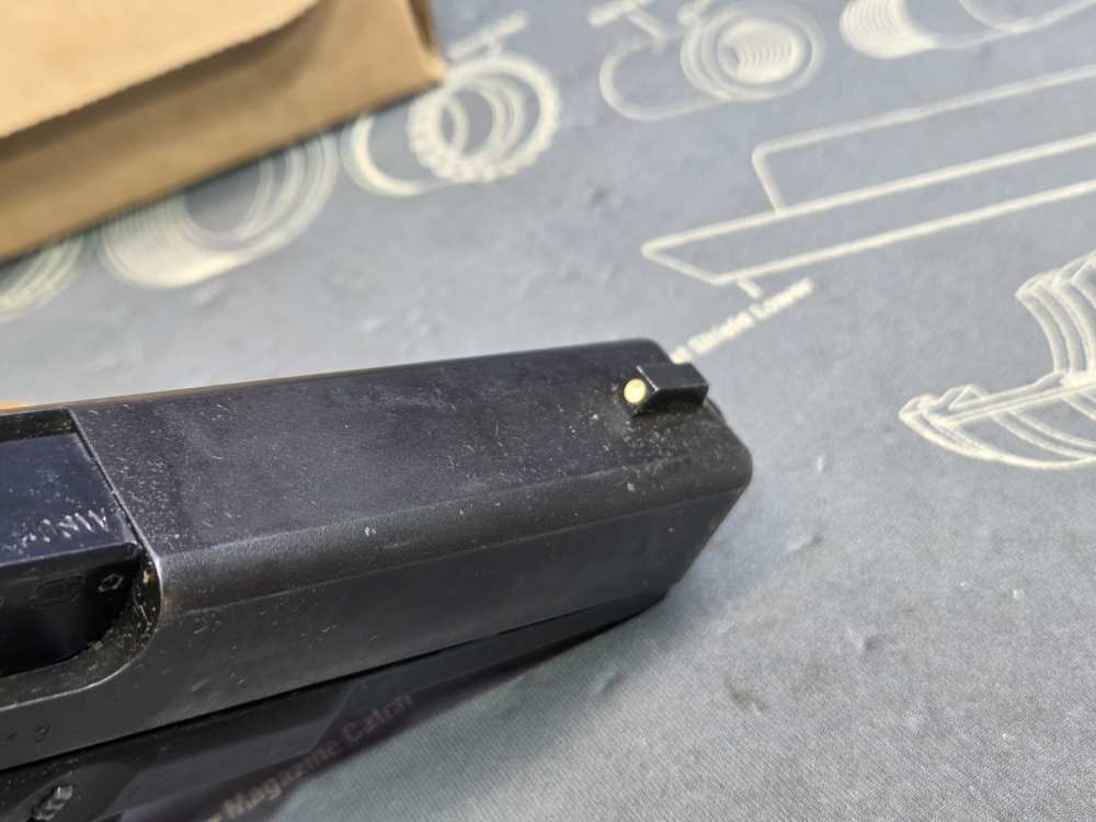 Glock 22 Gen 2 LE Surplus Blue Label? Semi-Auto Pistol-img-8