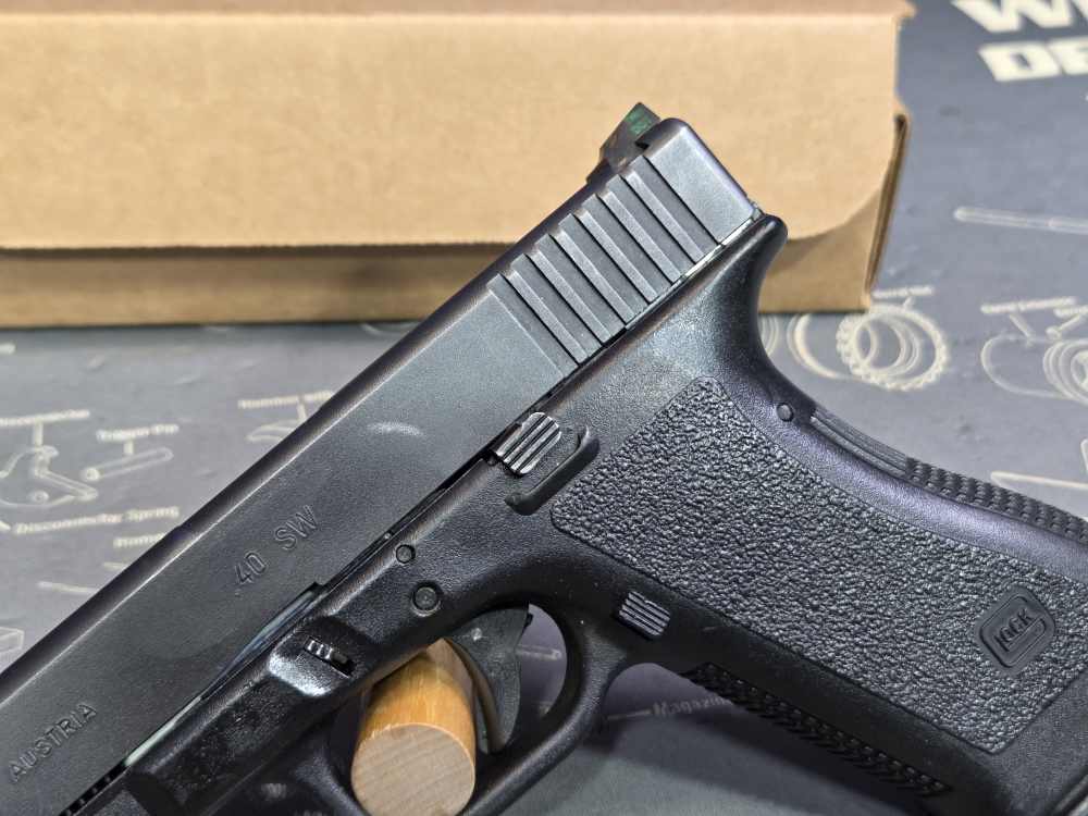 Glock 22 Gen 2 LE Surplus Blue Label? Semi-Auto Pistol-img-2
