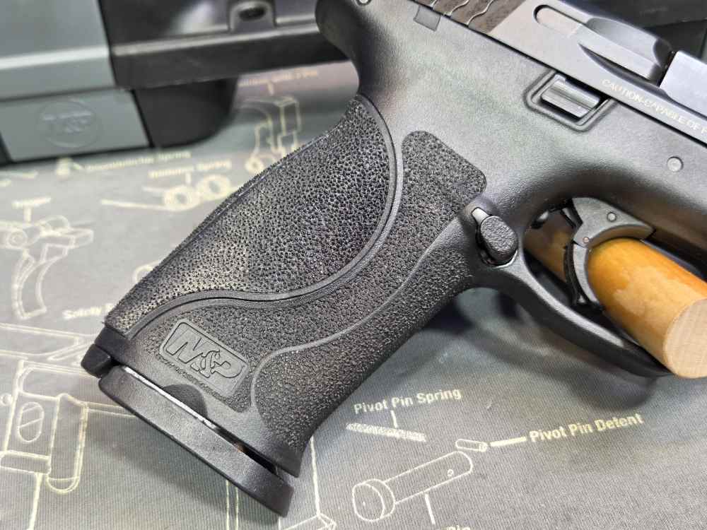 Smith & Wesson M&P 9 M2.0 Semi-Auto Palm Beach Police Marked Left Handed-img-8