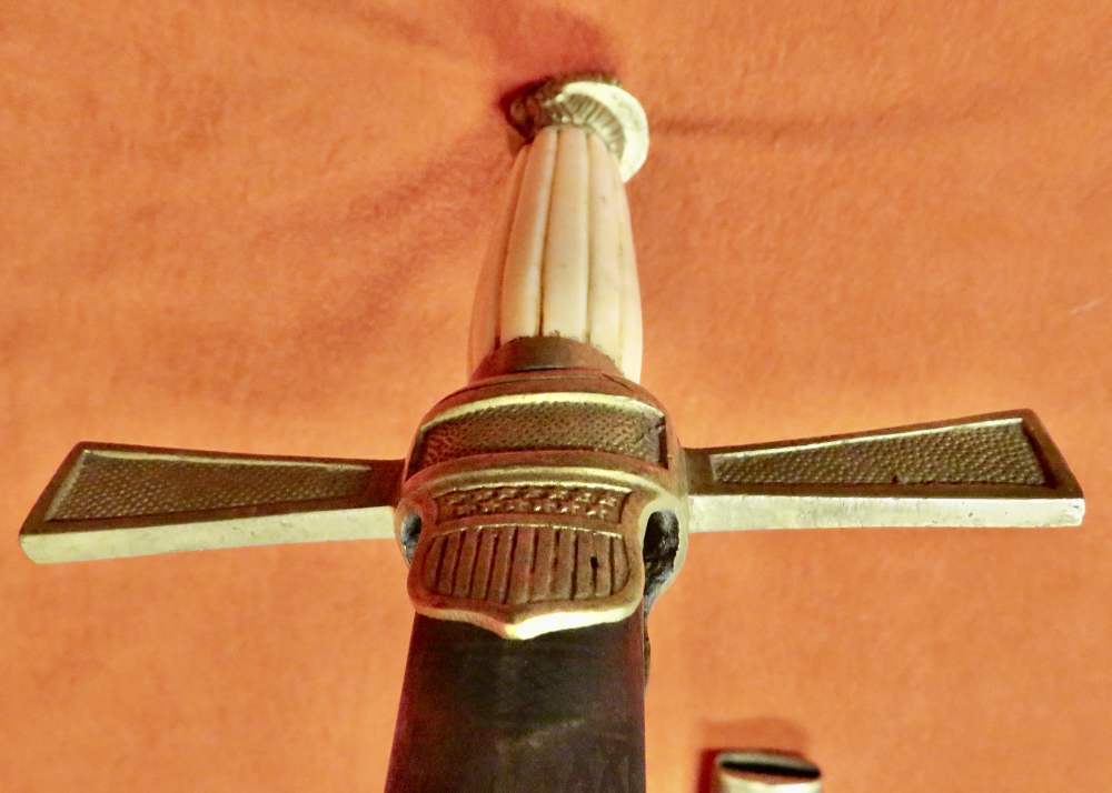  Lot #23-American fraternal ceremonial short sword associated with the Knig-img-15
