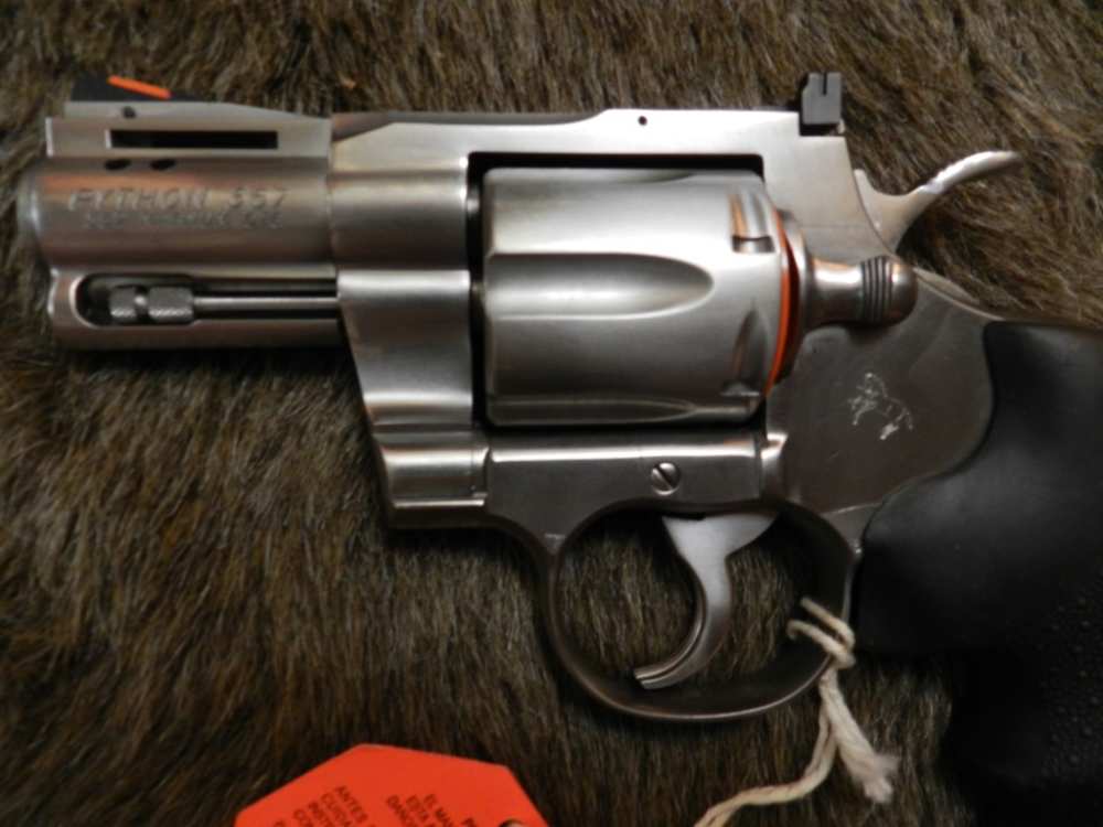 Colt Python Lew Horton Spl THREE CONSECUTIVE NIB with Letters-img-2