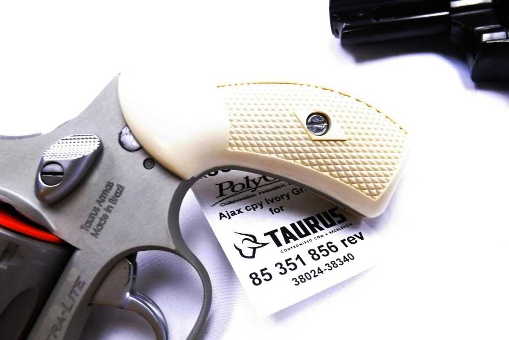 Taurus 85 856 Revolver Ajax Magna type Small Ivory Grips, Seal, and Pin -img-13