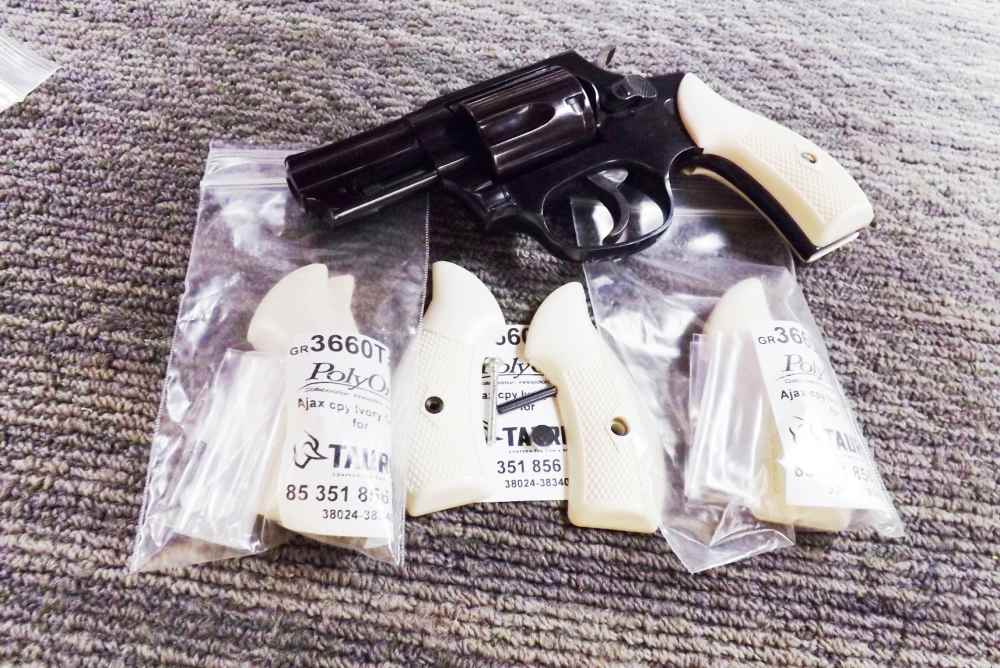 Taurus 85 856 Revolver Ajax Magna type Small Ivory Grips, Seal, and Pin -img-16