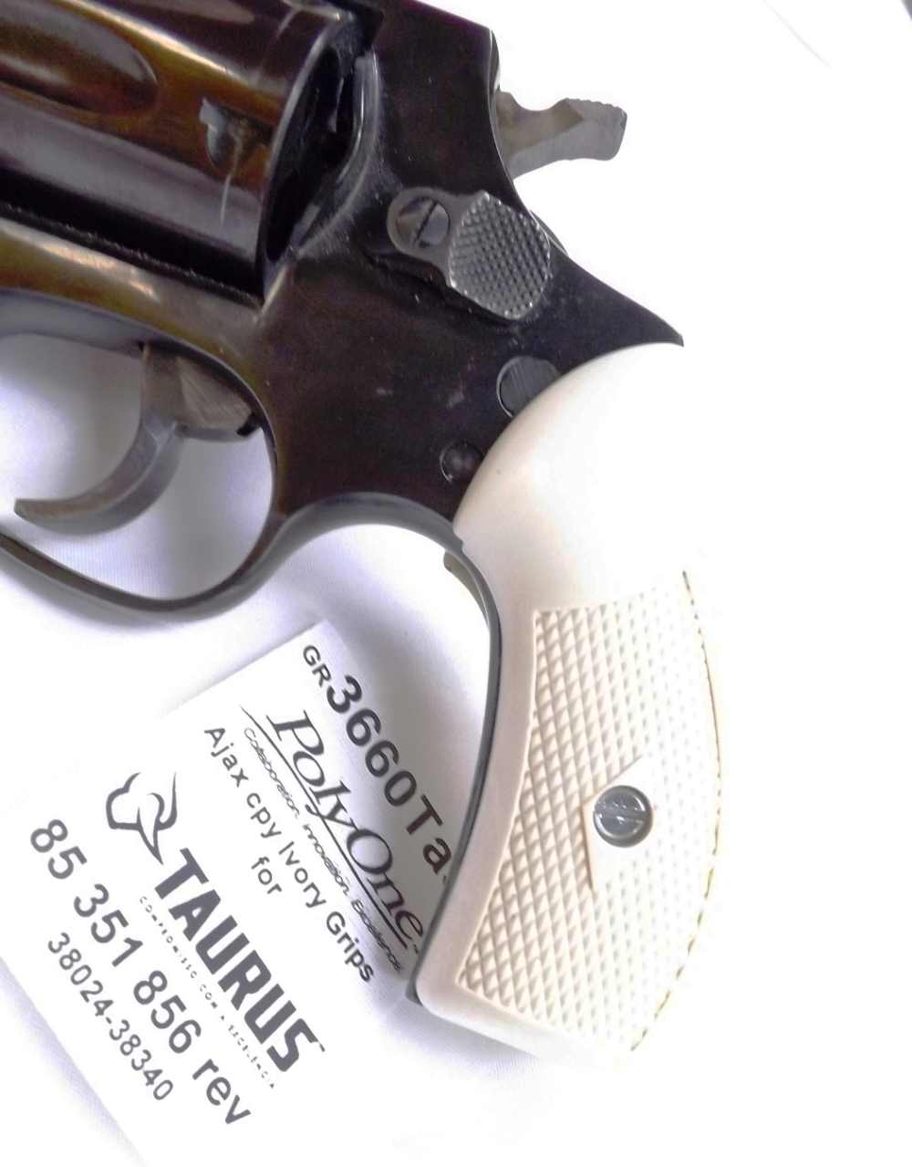 Taurus 85 856 Revolver Ajax Magna type Small Ivory Grips, Seal, and Pin -img-14