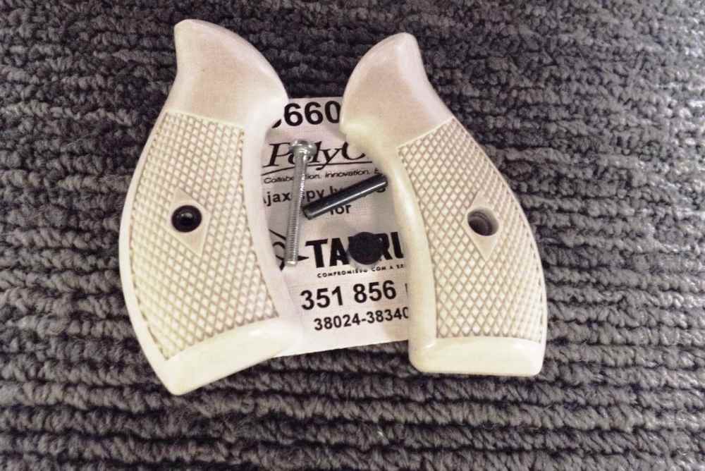 Taurus 85 856 Revolver Ajax Magna type Small Ivory Grips, Seal, and Pin -img-1