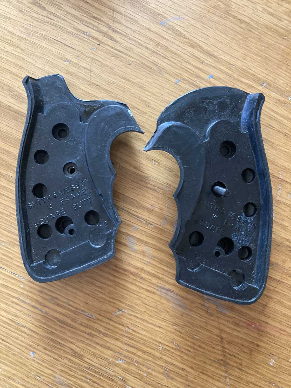 Pachmayr S&W K Frame Square Butt Rubber Gripper Grips-img-2