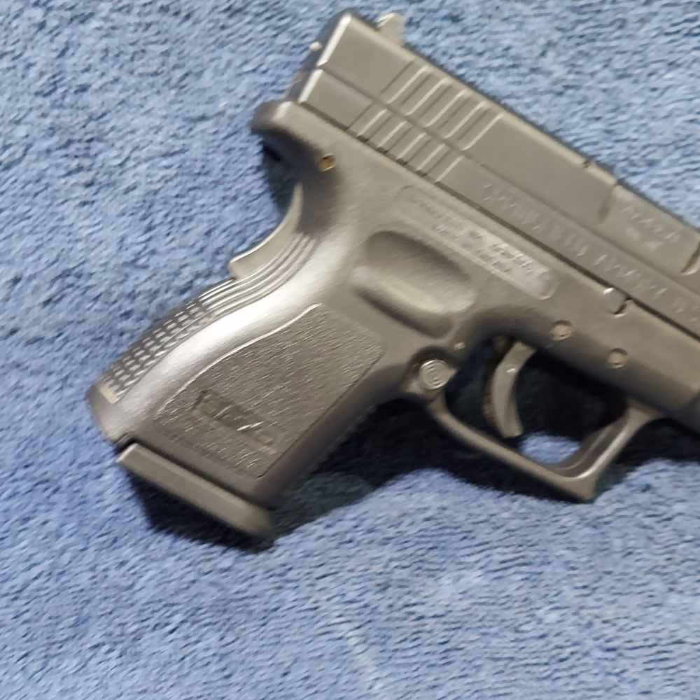SPRINGFIELD XD-40 SUB=COMPACT SEMI-AUTO PISTOL  .40 S&W CALIBER  3" BARREL-img-6