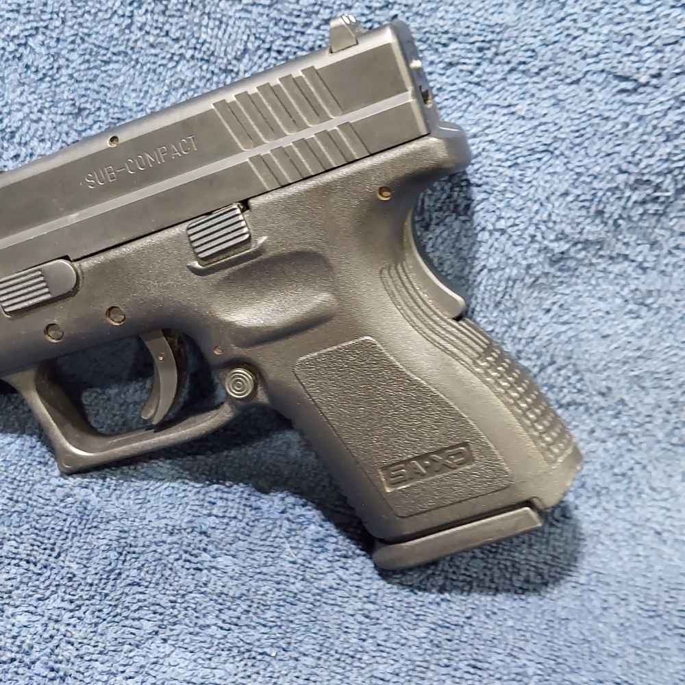 SPRINGFIELD XD-40 SUB=COMPACT SEMI-AUTO PISTOL  .40 S&W CALIBER  3" BARREL-img-7