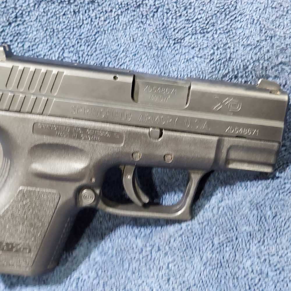 SPRINGFIELD XD-40 SUB=COMPACT SEMI-AUTO PISTOL  .40 S&W CALIBER  3" BARREL-img-8