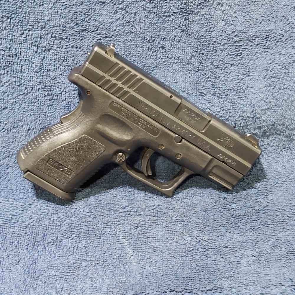 SPRINGFIELD XD-40 SUB=COMPACT SEMI-AUTO PISTOL  .40 S&W CALIBER  3" BARREL-img-1