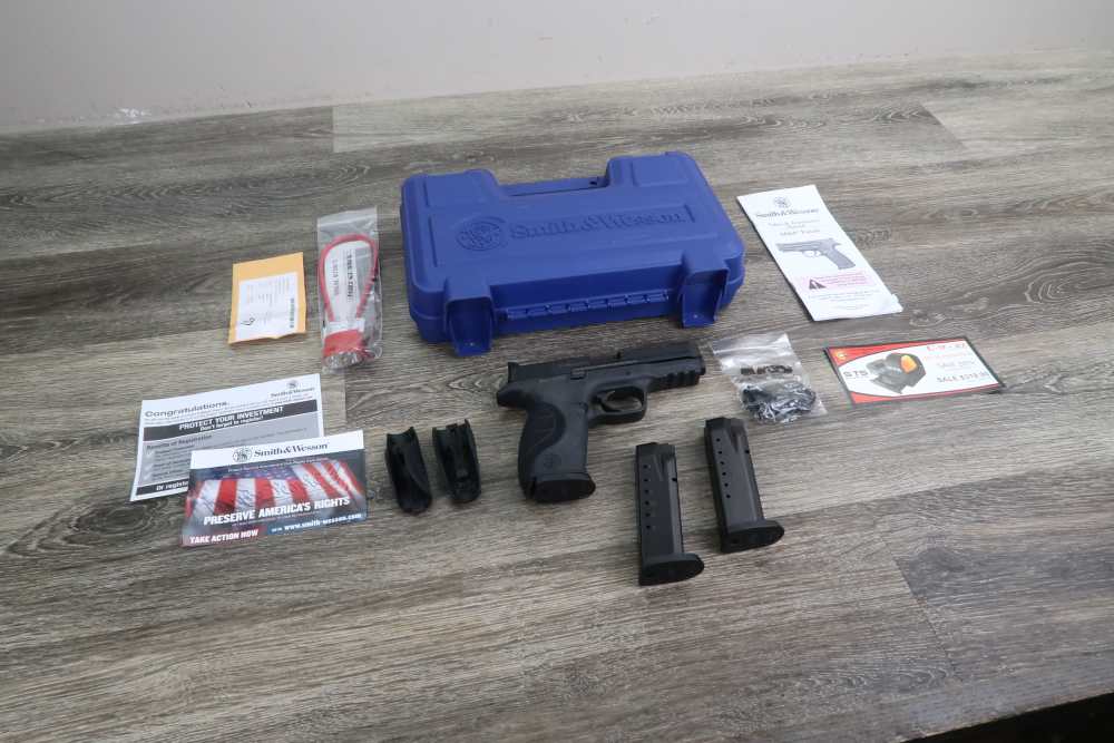 Smith & Wesson M&P 40 Pro Series C.O.R.E. .40 S&W w/Case 2013-img-0