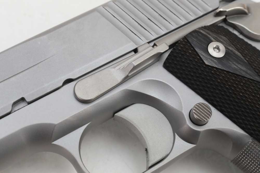 Sigsauer 1911 45 acp s/s NICE! match grade! NO Reserve!-img-8