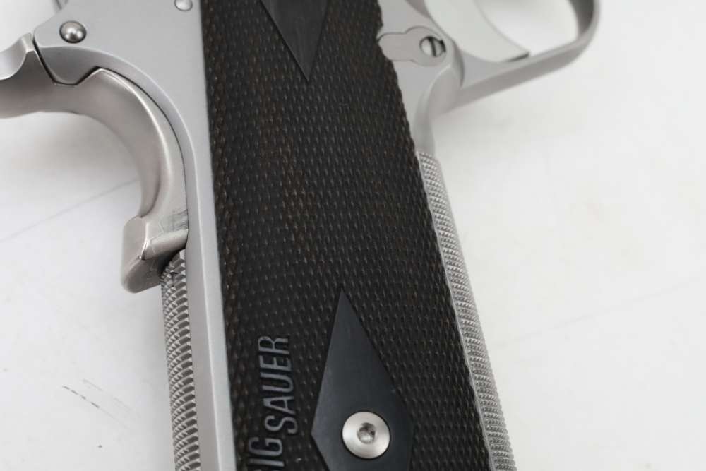 Sigsauer 1911 45 acp s/s NICE! match grade! NO Reserve!-img-26