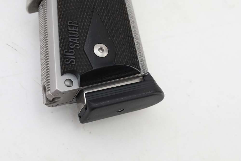 Sigsauer 1911 45 acp s/s NICE! match grade! NO Reserve!-img-25