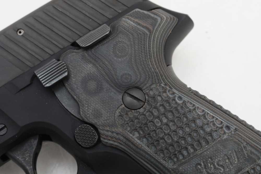 Sig Sauer P226 9mm! Tritium Sights! Wood grips! NO Reserve!-img-10