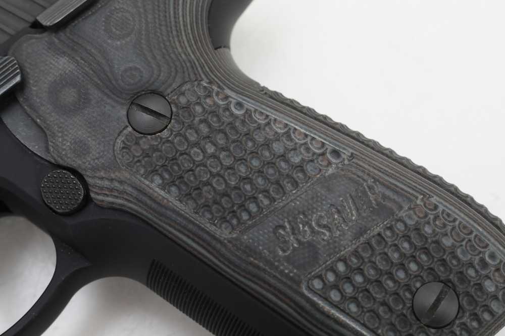 Sig Sauer P226 9mm! Tritium Sights! Wood grips! NO Reserve!-img-11