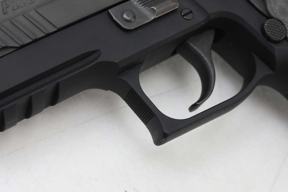 Sig Sauer P226 9mm! Tritium Sights! Wood grips! NO Reserve!-img-5