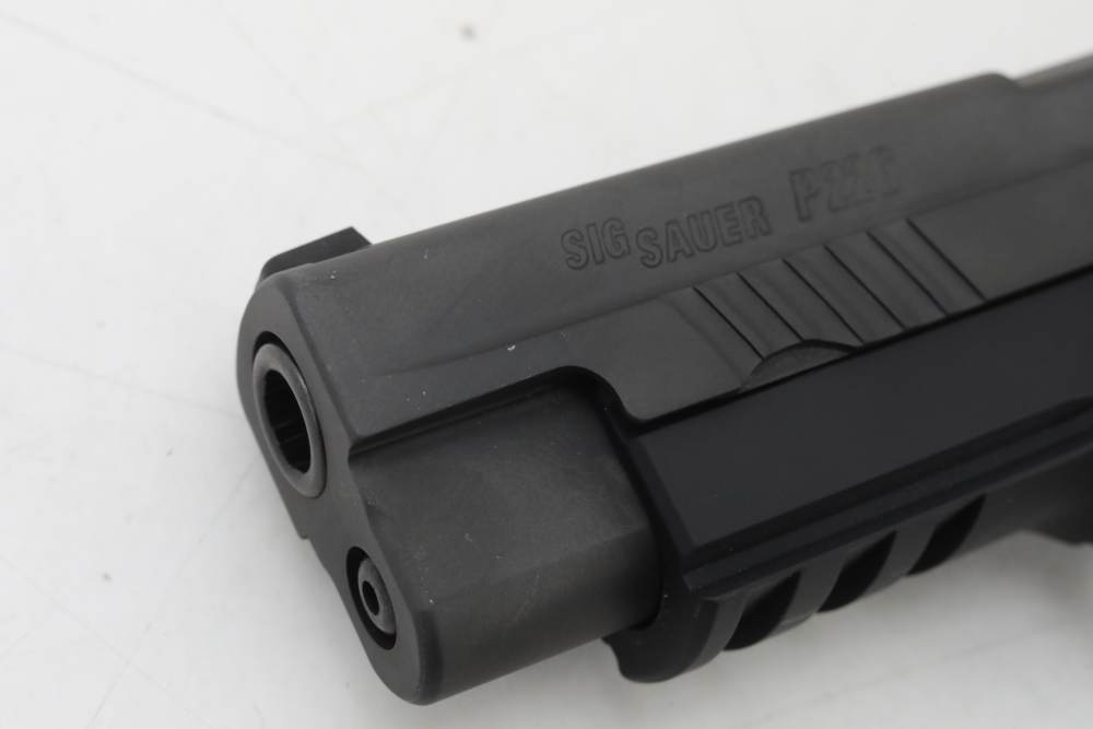 Sig Sauer P226 9mm! Tritium Sights! Wood grips! NO Reserve!-img-3