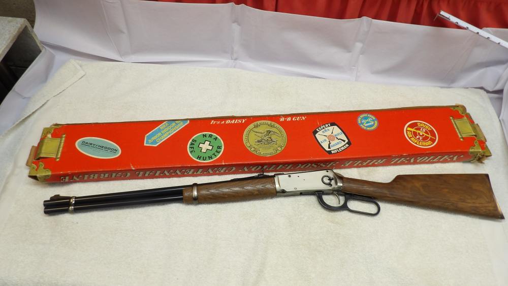 Daisy Model NRA Centennial 1971 BB Gun Saddle Ring Carbine w/ box -img-1