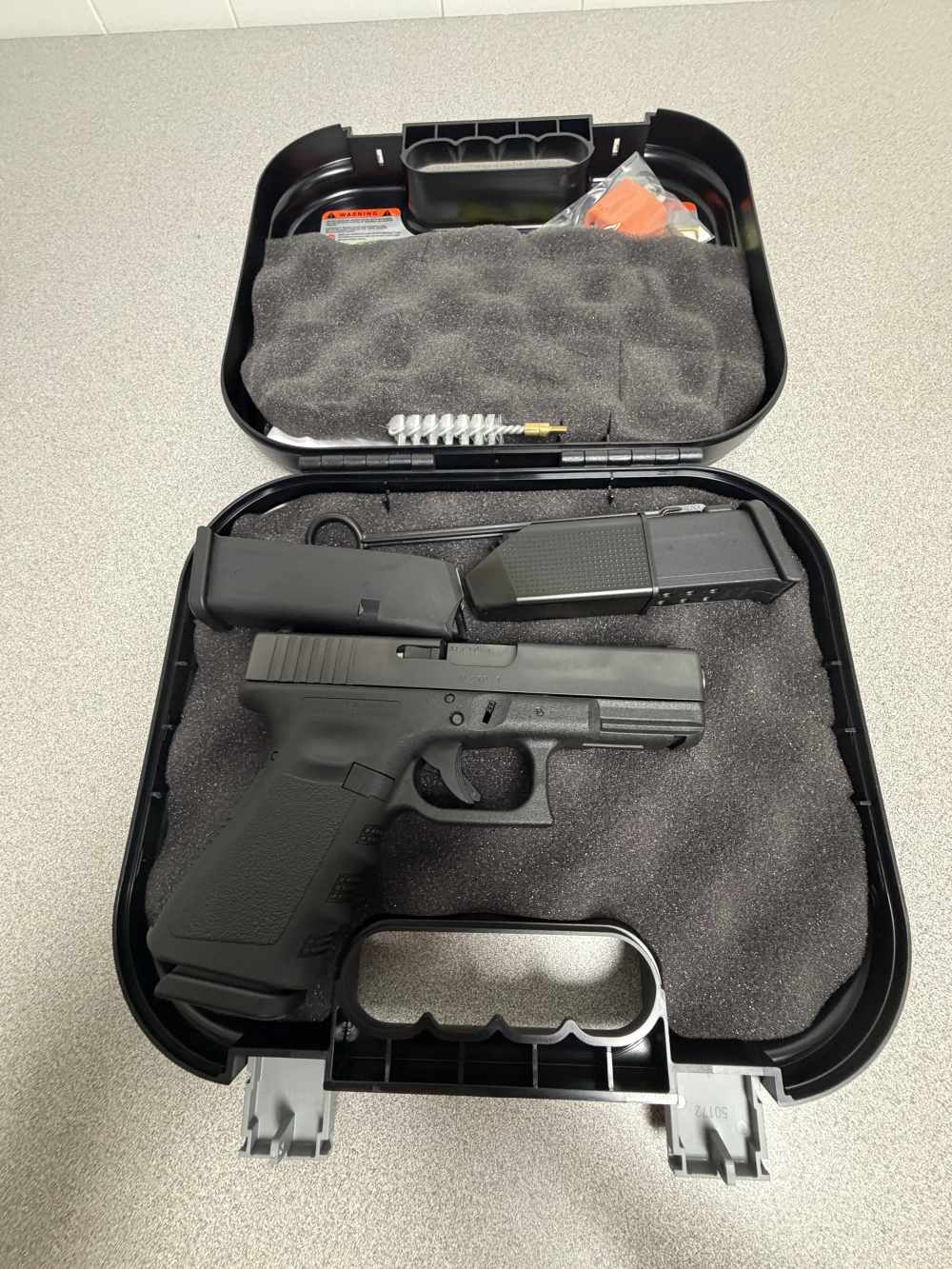  Glock G19, 9mm, 4.01", Black Polymer Grip/Frame, Black Finish, 15 Rds-img-0