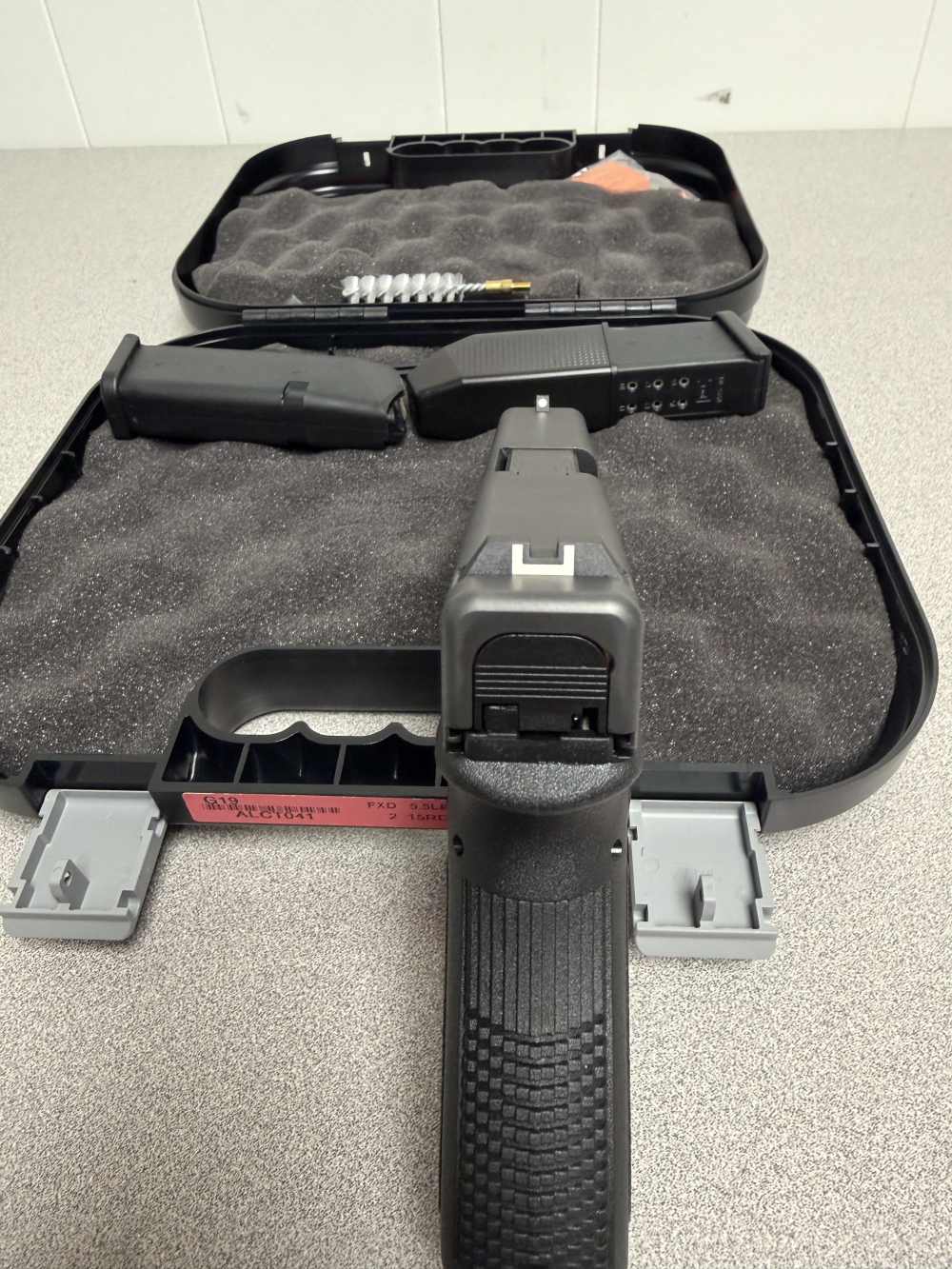  Glock G19, 9mm, 4.01", Black Polymer Grip/Frame, Black Finish, 15 Rds-img-5
