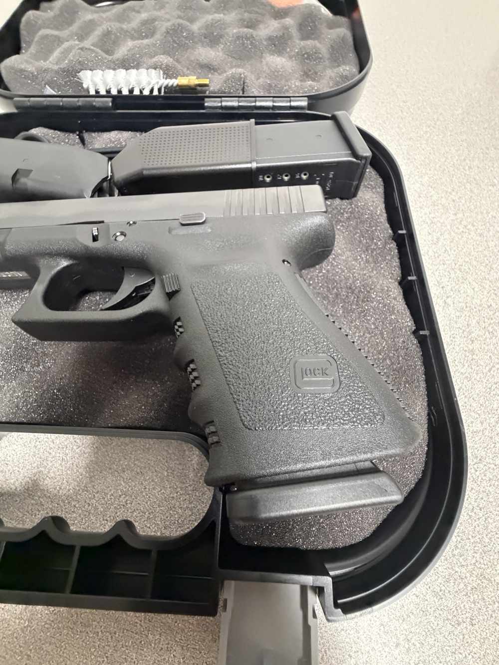  Glock G19, 9mm, 4.01", Black Polymer Grip/Frame, Black Finish, 15 Rds-img-3