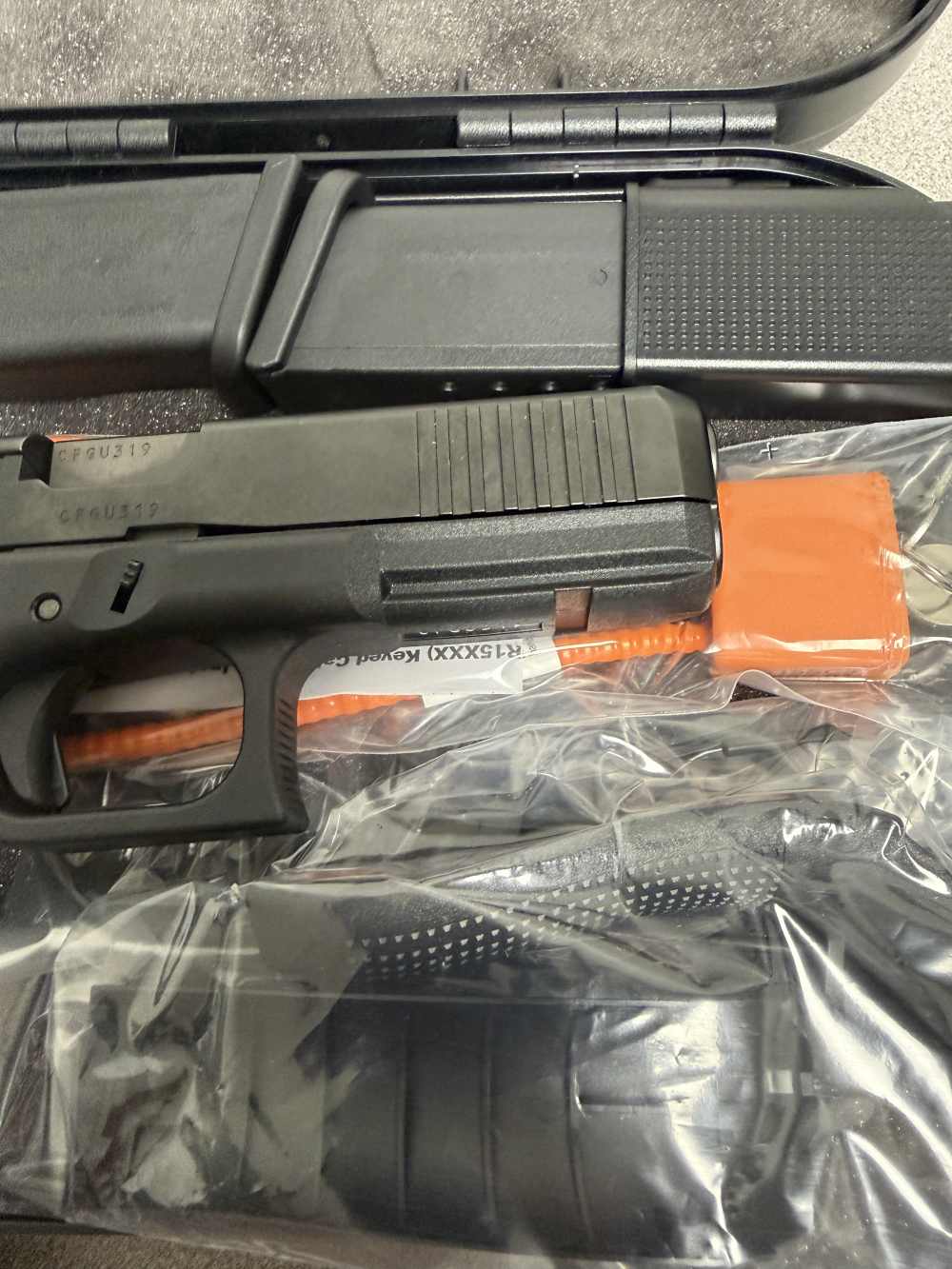 Glock 17 Gen5 w/Front Serrations, 9mm, 4.49”, Black Finish, 17 Rds-img-1