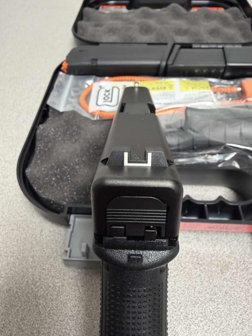 Glock 17 Gen5 w/Front Serrations, 9mm, 4.49”, Black Finish, 17 Rds-img-5