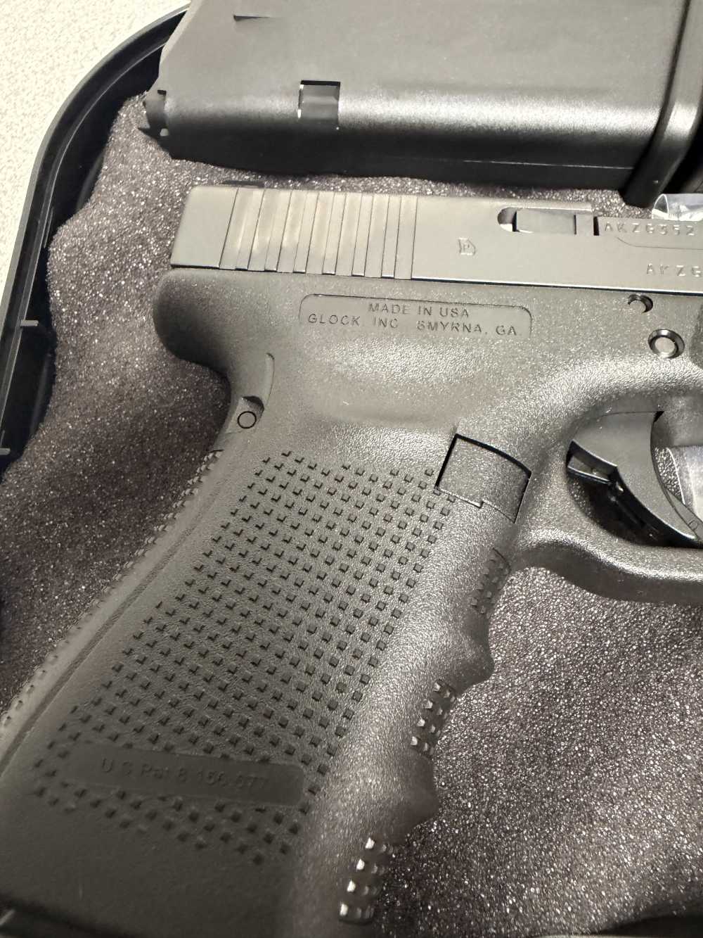 Glock G19 Gen4, 9mm, 4.02”, Interchangeable Backstrap, 15 Rds-img-1