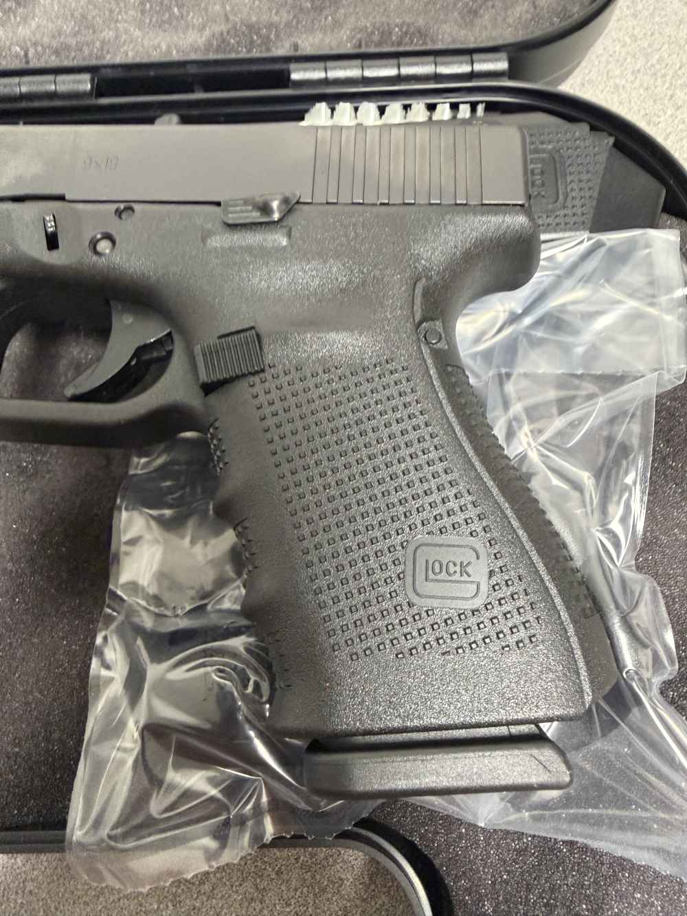 Glock G19 Gen4, 9mm, 4.02”, Interchangeable Backstrap, 15 Rds-img-3