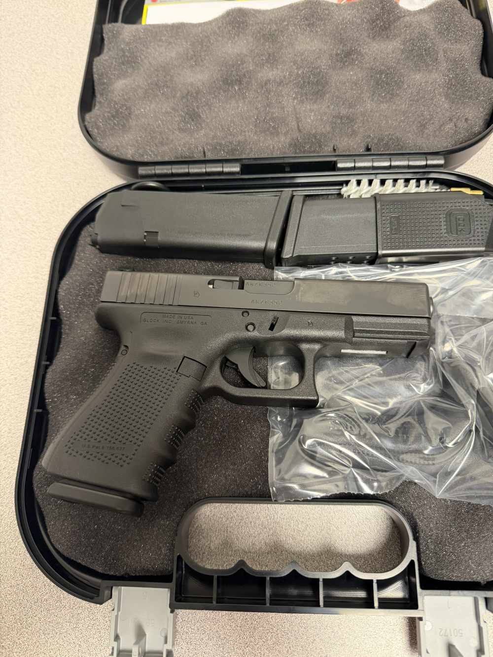 Glock G19 Gen4, 9mm, 4.02”, Interchangeable Backstrap, 15 Rds-img-0