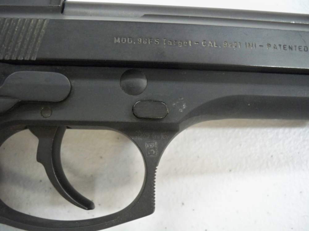 Beretta 98FS Target 9x21 IMI W/ 3 magazines   VERY RARE Pistol-img-9