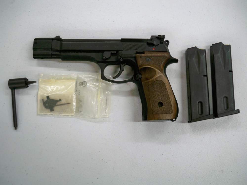 Beretta 98FS Target 9x21 IMI W/ 3 magazines   VERY RARE Pistol-img-0