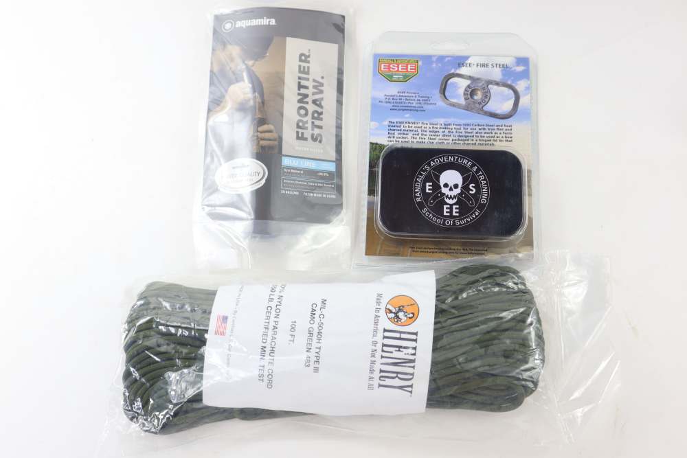 Very Nice Henry Survival Pack AR-7 US Survival .22 LR Semi Auto Rifle 16" -img-3